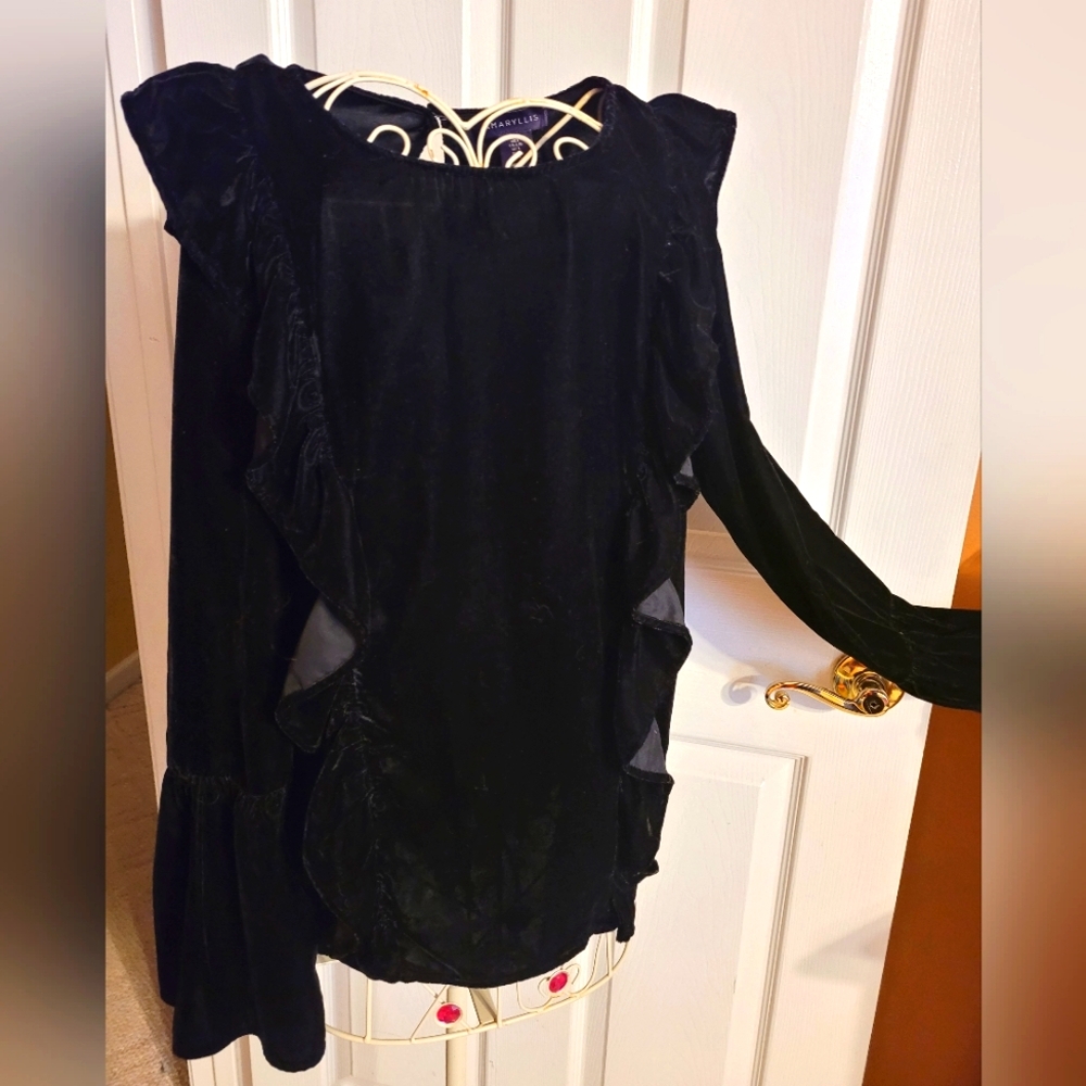 Amaryllis Long Sleeve Top